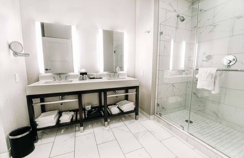 Downtown Louisville Hotel | Embassy Suites Louisville Downtown