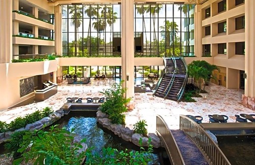 Palm Beach Gardens Hotel | Embassy Suites by Hilton Palm Beach Gardens PGA Boulevard