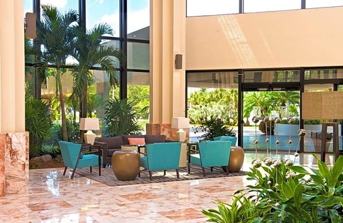 Palm Beach Gardens Hotel | Embassy Suites by Hilton Palm Beach Gardens PGA Boulevard