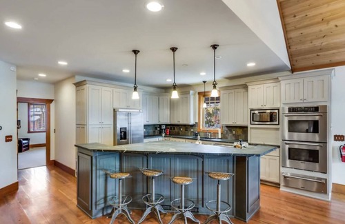 Fraser House | Emberwood Lodge | Winter Park, Colorado