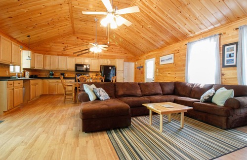 Bridgton House | Embrace "Maine - the Way Life Should be" at this cabin on Long Lake-Bridgton