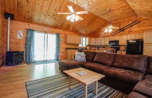 Bridgton House | Embrace "Maine - the Way Life Should be" at this cabin on Long Lake-Bridgton