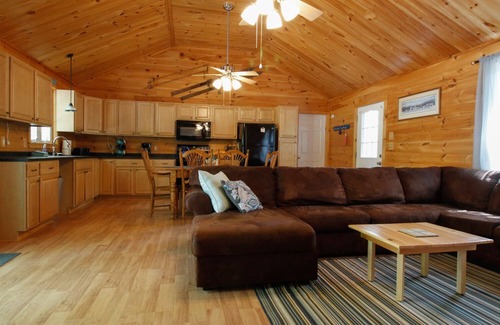 Bridgton House | Embrace "Maine - the Way Life Should be" at this cabin on Long Lake-Bridgton