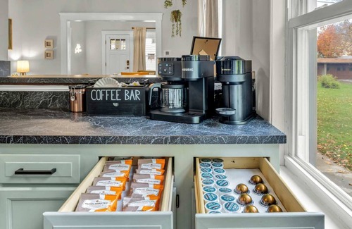 Lakewood House | Embrace Serenity Living Close to Edgewater Beach!