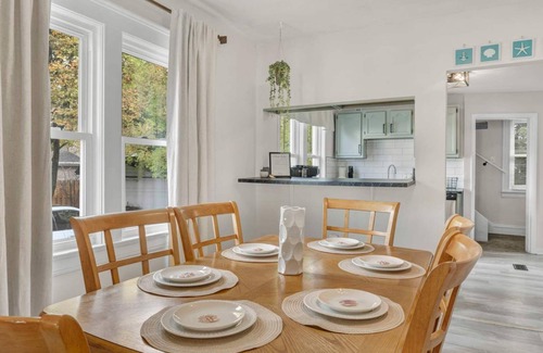 Lakewood House | Embrace Serenity Living Close to Edgewater Beach!