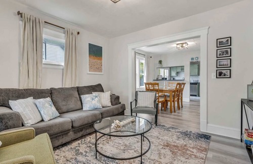 Lakewood House | Embrace Serenity Living Close to Edgewater Beach!
