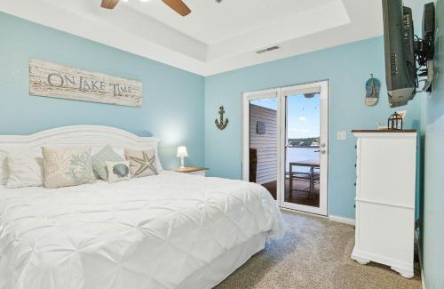 Lake Ozark House | Emerald Bay Overlook Breathtaking Views, Pools