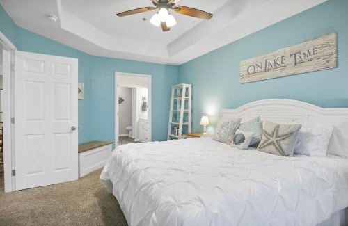 Lake Ozark House | Emerald Bay Overlook Breathtaking Views, Pools