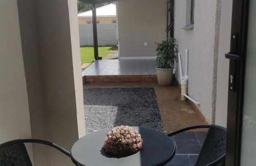 Komani House | Emerald Boutique Guesthouse