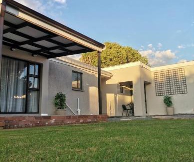 Komani House | Emerald Boutique Guesthouse