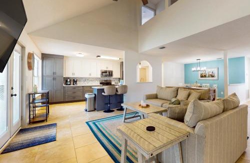 Gulf Breeze House | Emerald Coast Getaway