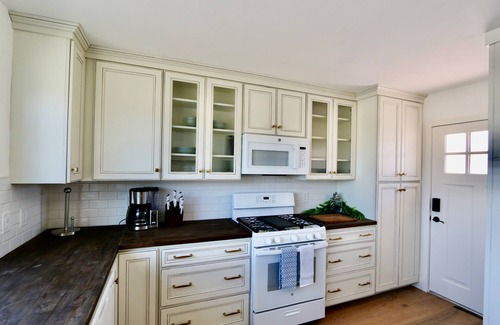 Atascadero House | Emerald Court's Farmhouse: BBQ +