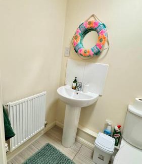Swindon House | Emerald dream house