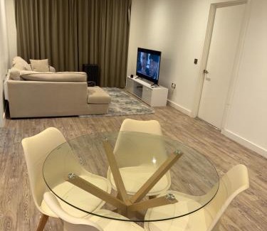 Gillingham House | Emerald En-suite King Bedroom