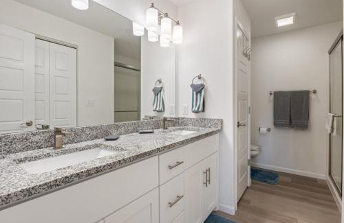 Lake Ozark House | Emerald Escape, Luxury Waterfront Condo with pool