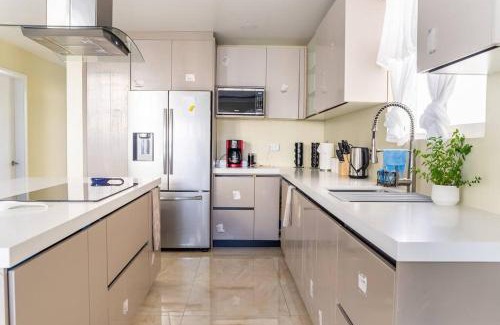 Rosarito House | Emerald Home Seaside Serenity & Resort Amenities