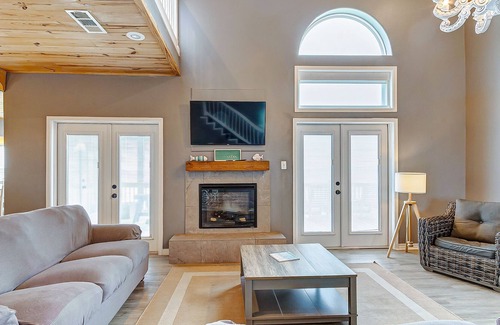 Gilchrist House | Emerald Isle, Beachfront, Sleeps 15, Dog Friendly, Gilchrist