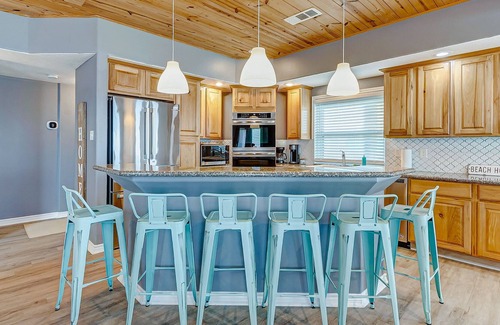 Gilchrist House | Emerald Isle, Beachfront, Sleeps 15, Dog Friendly, Gilchrist