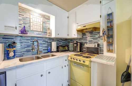 Emerald Isle Cottage | Emerald Isle Vacation Rental, Walk to Beach!