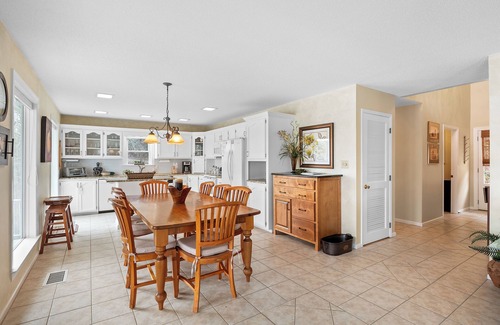 Arley House | Emerald Lakeshore: 4 BR, 4 BA in Arley, Sleeps 10