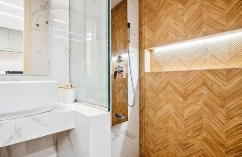 Ampelokipoi Apartment | Emerald Loft Maisonette