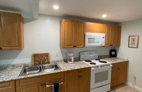 Englewood Cottage | Emerald Palms Unit A