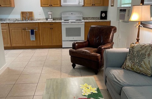 Englewood Cottage | Emerald Palms Unit A
