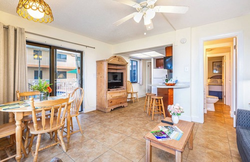 Deerfield Beach Apartment | Emerald Seas Deerfield Beach Club