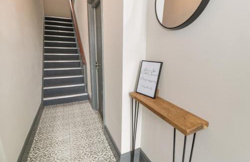 Barmouth Apartment | Emerald Suite
