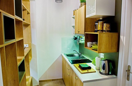 Athens City Centre Apartment | Emerald Suite