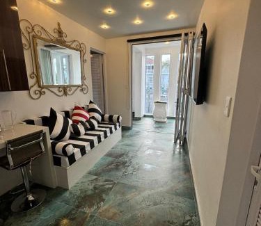 Humewood Apartment | Emerald Suite Summerstrand