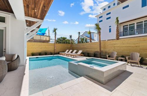Frangista Beach Villa | Emerald Sunset by AvantStay 9BDR Villa PoolGame RoomRooftopWalk to Beach