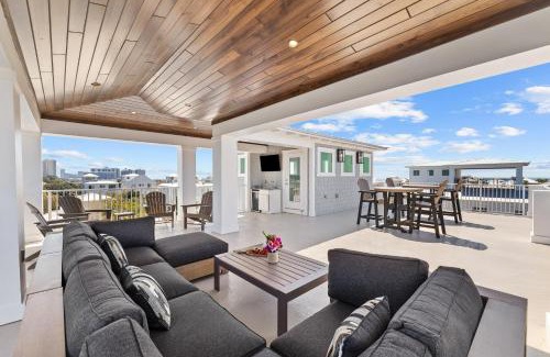 Frangista Beach Villa | Emerald Sunset by AvantStay 9BDR Villa PoolGame RoomRooftopWalk to Beach