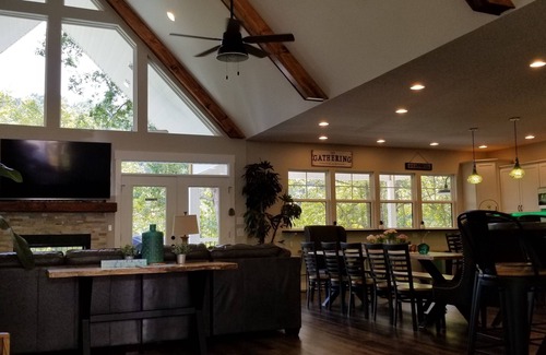 La Follette House | Emerald View Lodge, 10 BR, 12BA, Theater Rm, Sleeps 36