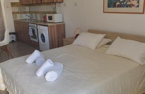 Latsi Apartment | EMILIA 10 STUDIO