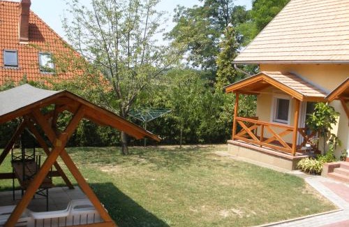 Heviz Apartment | Emilia Apartmanház