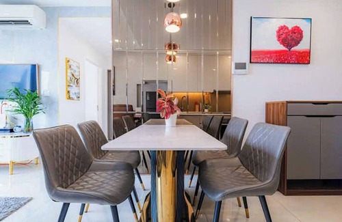 Downtown Ho Chi Minh City Apartment | Emily IndochinaPark Luxury Saigon Center