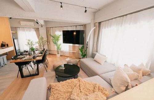 Minamiotsuka Apartment | Eminaz Minami Otsuka 2F