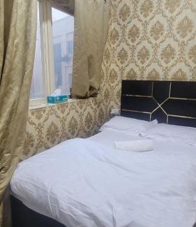 Deira Hotel | Emirates Apartments Room Capsules