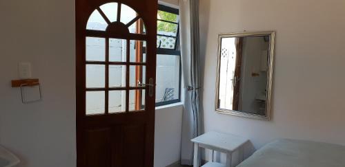 Bloemfontein Bed & Breakfast | Emmaus Single Room