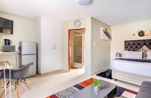 Germiston Cabin | Emperor Lodge And Tours