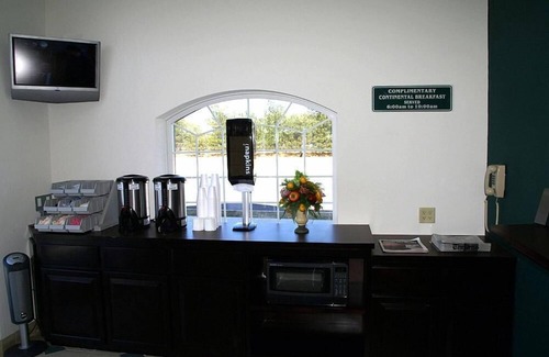 Absecon Hotel | Empire Inn & Suites Atlantic City Absecon