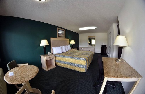 Absecon Hotel | Empire Inn & Suites Atlantic City Absecon