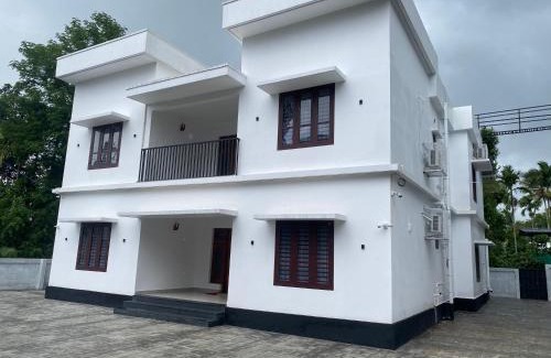 Vayittiri Villa | Empire Mona Villa