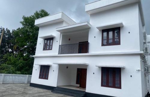 Vayittiri Villa | Empire Mona Villa