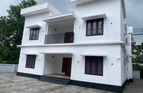 Vayittiri Villa | Empire Mona Villa