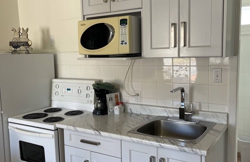 Okanagan-Similkameen Hotel | Empire Motel