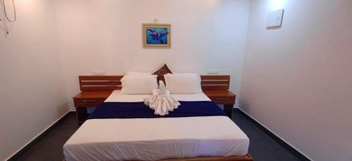 Vayittiri Villa | Empire Single Bedroom Villa with Common Pool