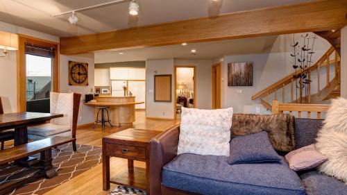 North Park City House | Empire Ski Chalet Home