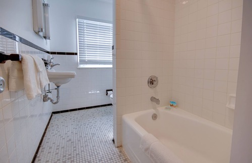 Ocean City Hotel | Empress Motel